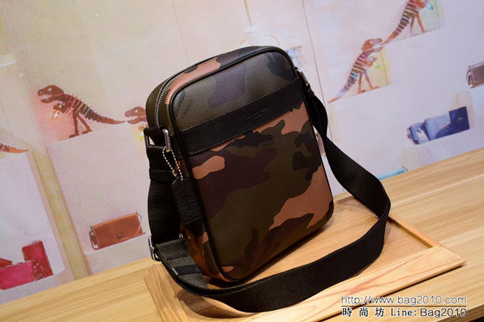 COACH蔻馳 迷彩原單 F54782 專櫃最新款 男士經典單肩斜挎包 必備款  Chz1248